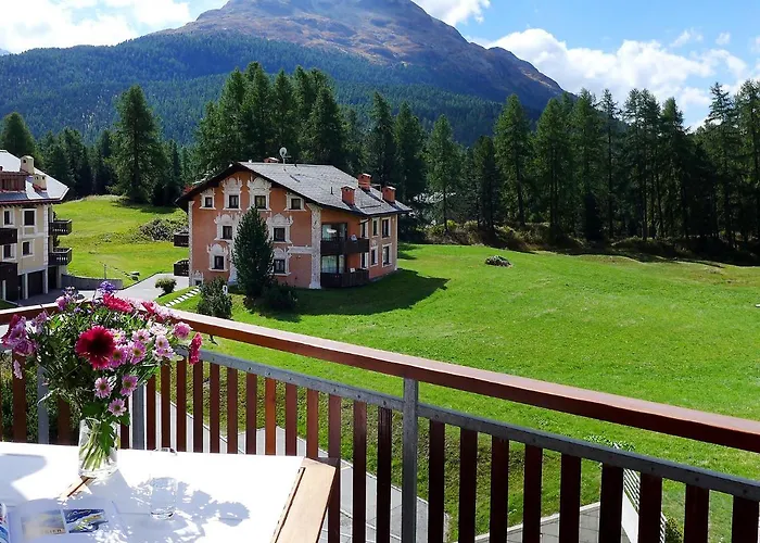 Chesa Vadret 12 By Interhome Apartman